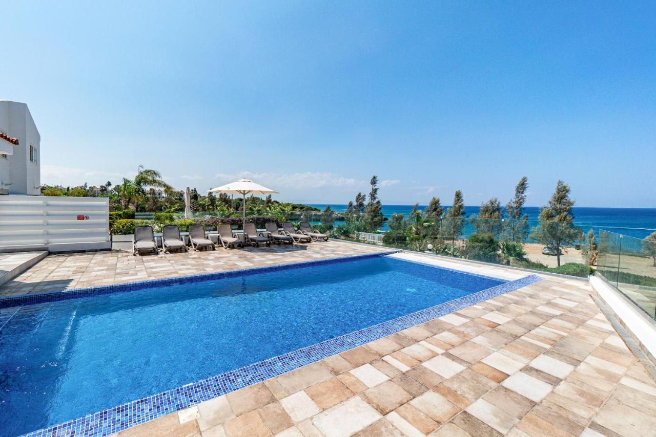 Beach Front Aqua Marina By Ezoria Villas Paralimni Exteriör bild
