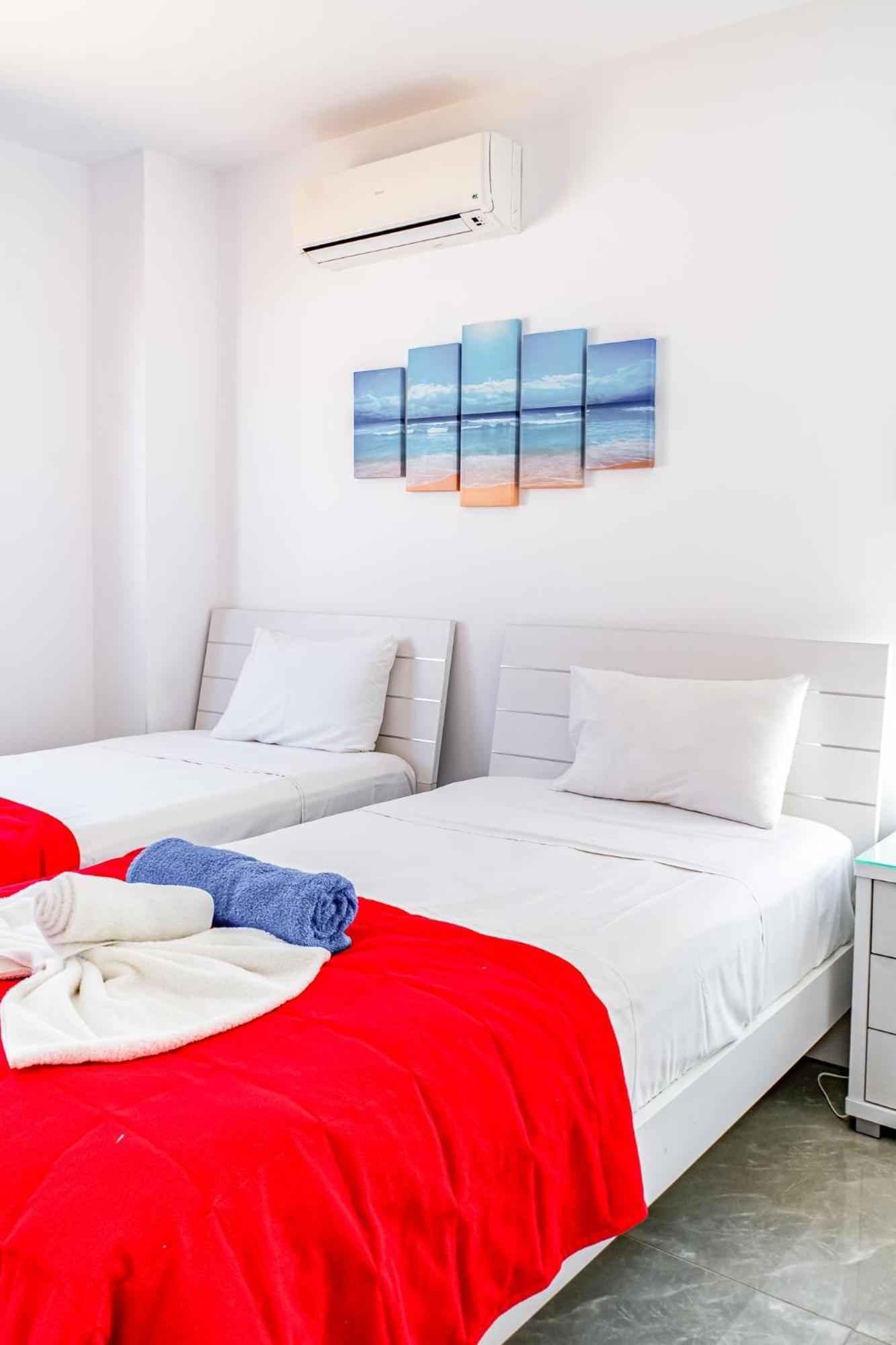 Beach Front Aqua Marina By Ezoria Villas Paralimni Exteriör bild
