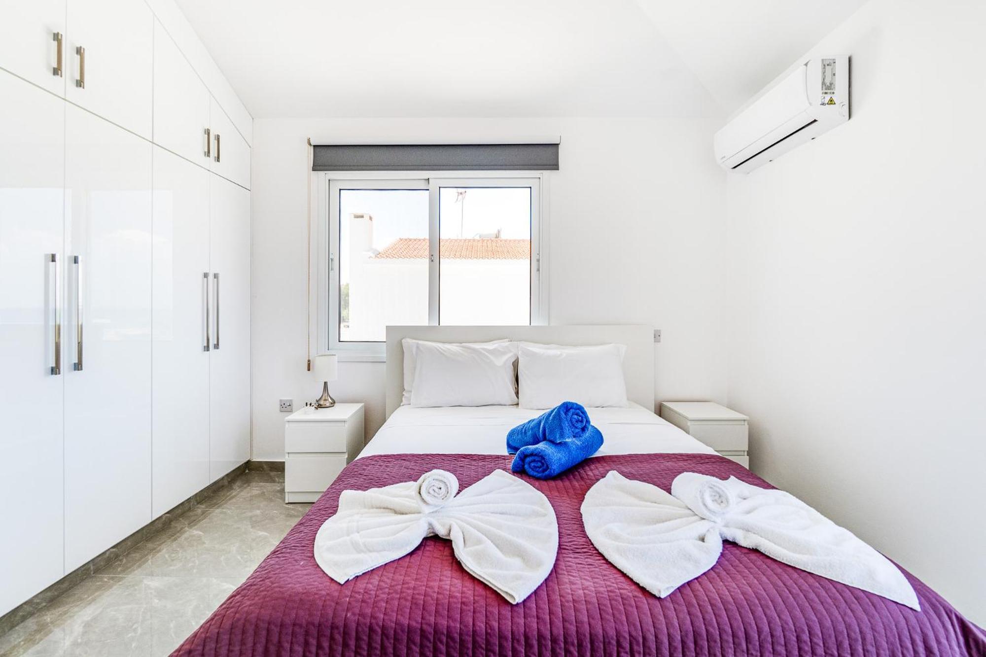 Beach Front Aqua Marina By Ezoria Villas Paralimni Exteriör bild