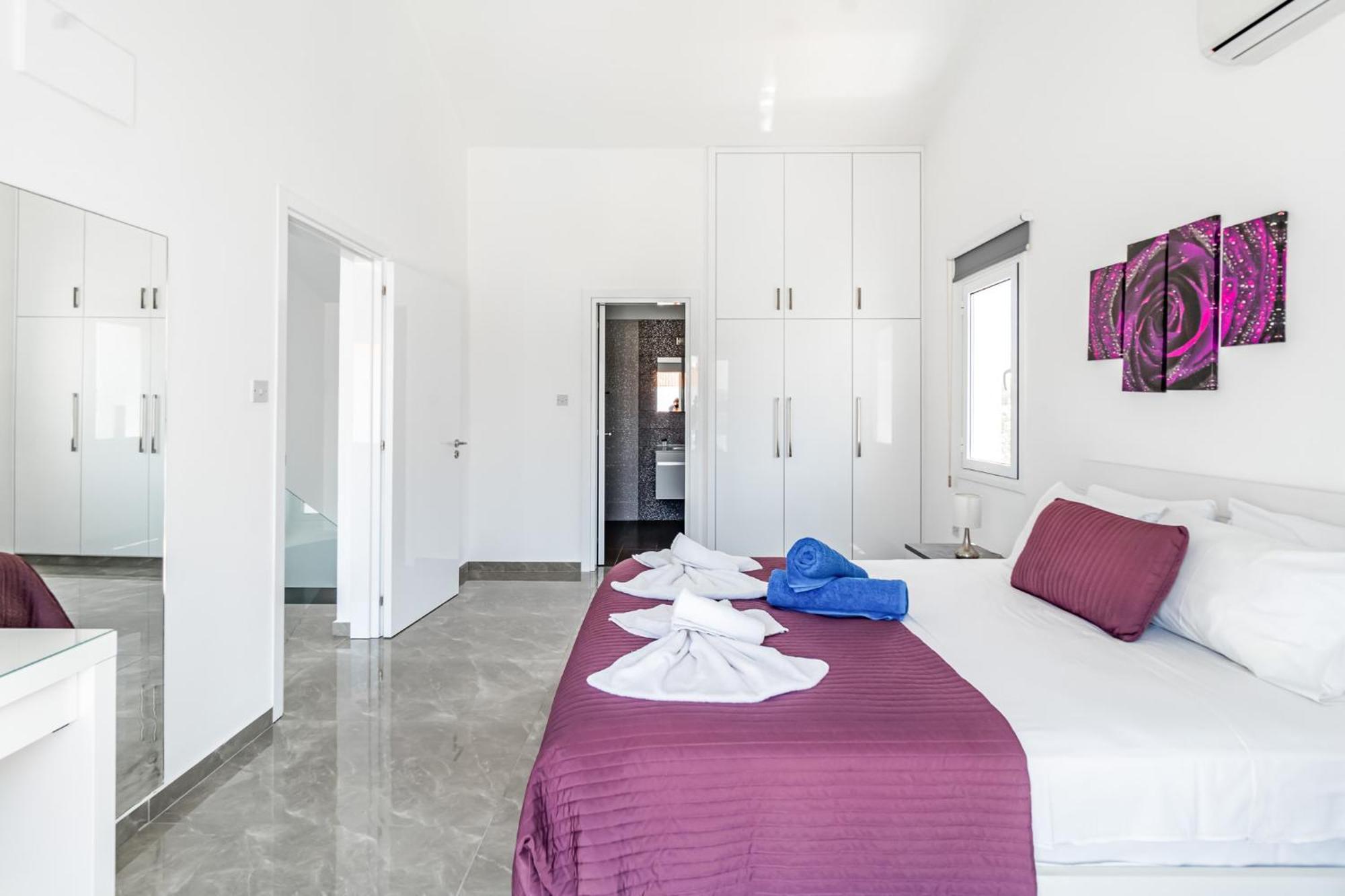 Beach Front Aqua Marina By Ezoria Villas Paralimni Exteriör bild